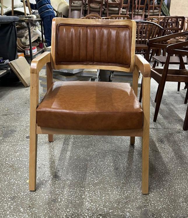 Bruno Kapitoneli Kolçaklı Sandalye