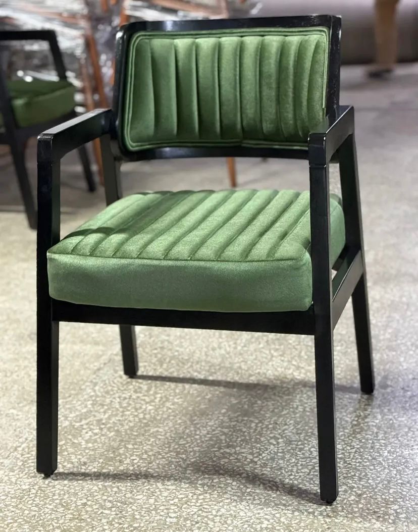 Vesta Prime Kapitoneli Kolçaklı Sandalye